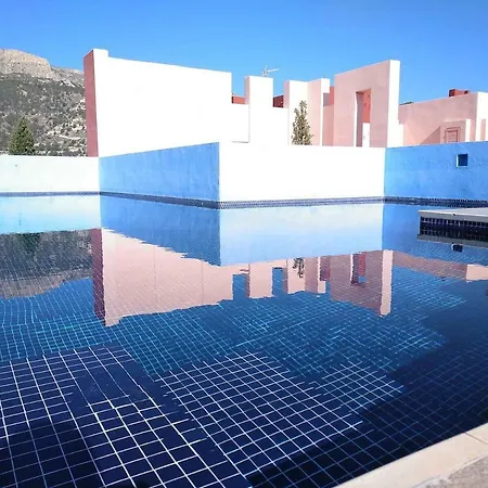 Estudio En La Muralla Roja *